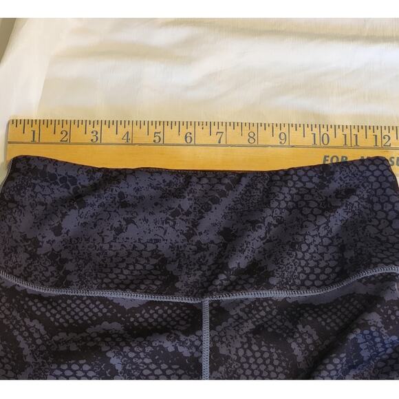 Allfenix‎ Women's Medium Leggings Compression Blue & Black Snakeskin Print - Picture 4 of 4